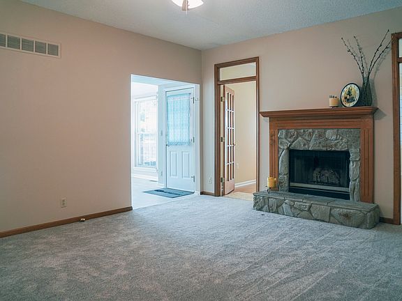 5th image of 7309 W 154th Ter