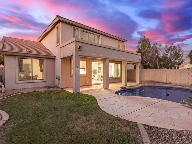 563 E Krista Way — Photo 44