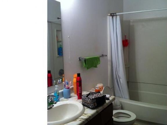 5th image of 1607 Sloan St