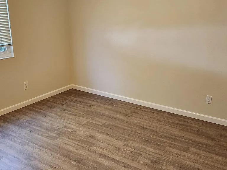 1308 Palos Verdes Dr #6 — Photo 9