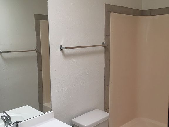 4th image of 2908 Los Amigos Ct