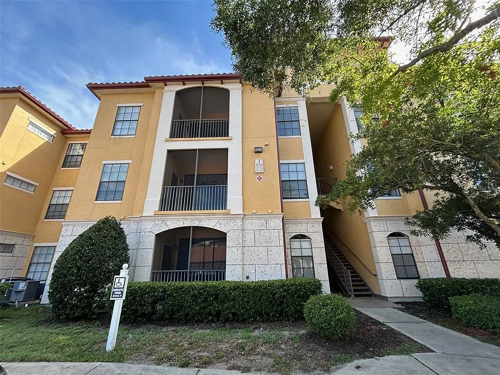 2 bed, 2.0 bath, 1124 sqft, $1,750 — Photo 1