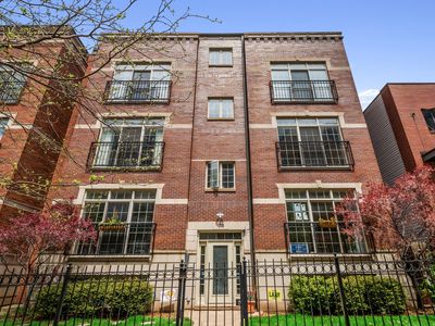 1758 W Diversey Pkwy APT 2W, Chicago, IL, 60614