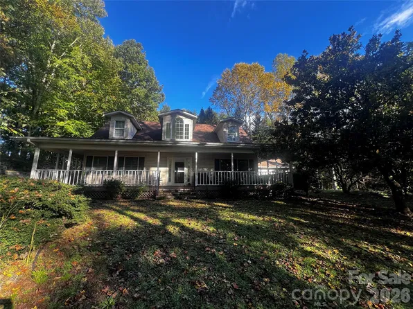 13 Pinecrest Dr, Brevard, NC 28712