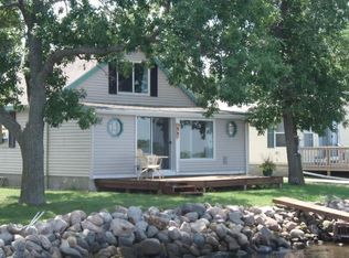 608 Best Point Dr, Madison, SD 57042
