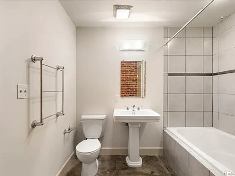 2500 Walnut St — Photo 6