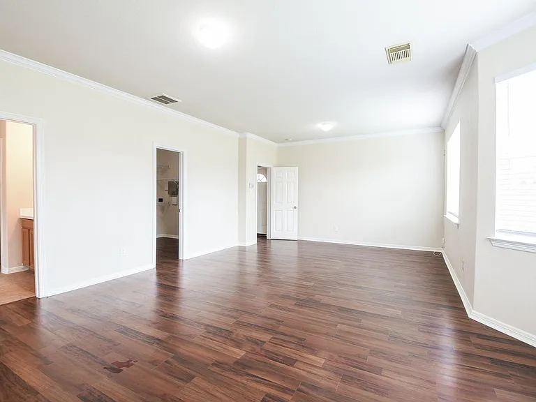 2029 Creek Run Dr — Photo 17