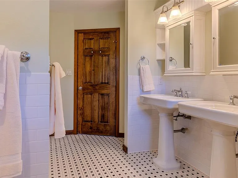 416 Sunset Dr — Photo 59