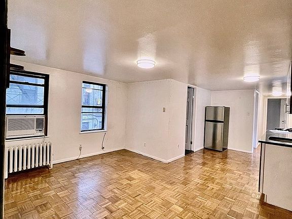 2nd image of 341 E 5th St APT 2R