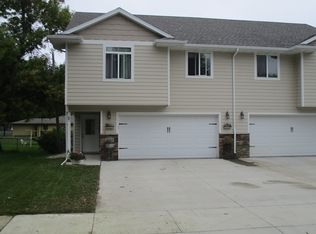 3204 S Elmwood Ave, Sioux Falls, SD 57105