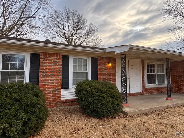 11136 Cadigan Dr, Saint Louis, MO 63138
