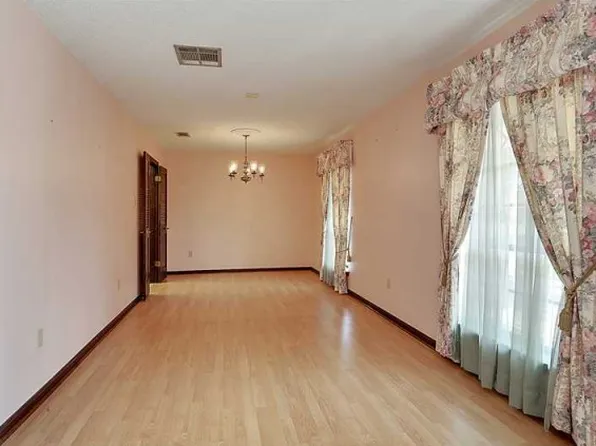 2255 Mercedes Blvd, New Orleans, LA 70114