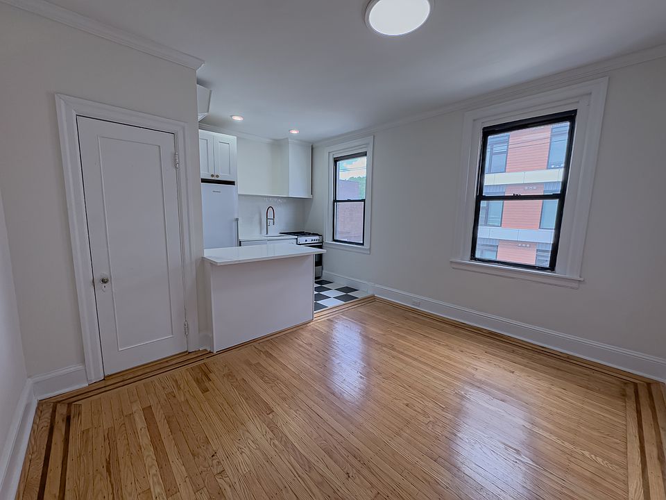 1st image of 1221 N Franklin St #11448817