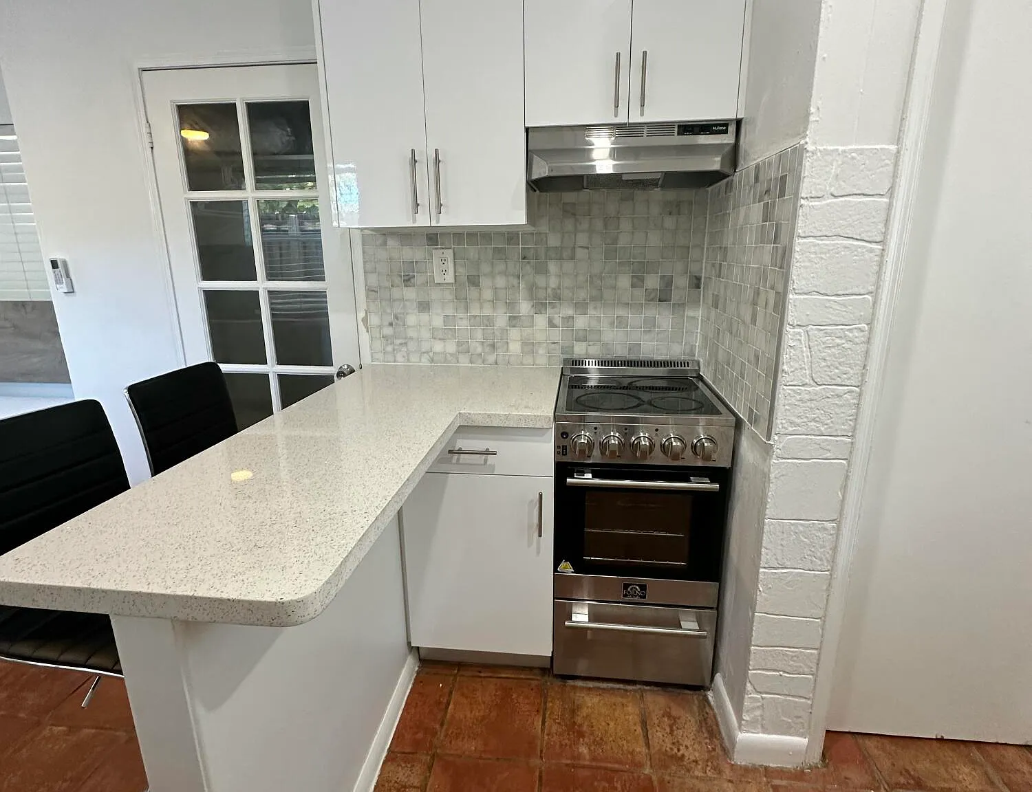 1 bed, 1.0 bath, 299 sqft, $2,000 — Photo 4