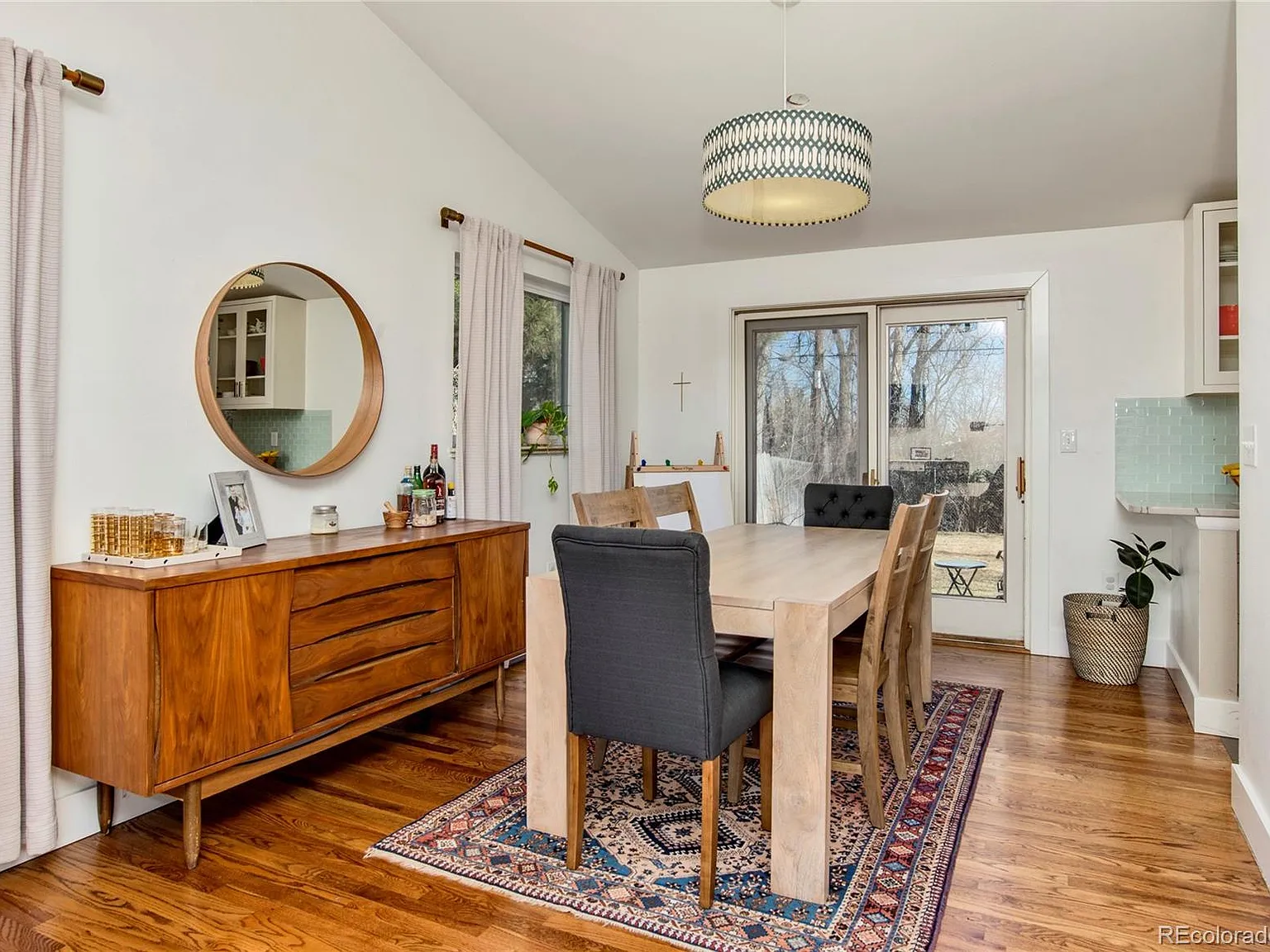 4 bed, 2.5 bath, 1876 sqft, $3,800 — Photo 4