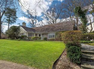76 Wensley Dr, Great Neck, NY 11020