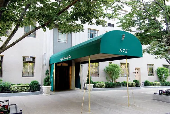 Sold by Compass | media 21