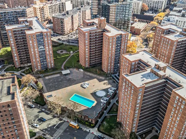 97-40 62nd Drive #8D, Rego Park, NY 11374