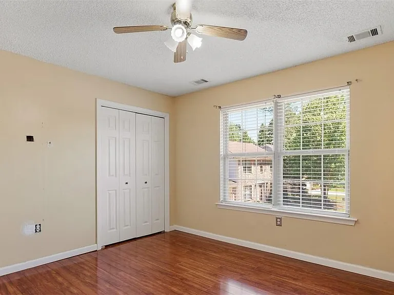 14 Sandy Pond Ct — Photo 32