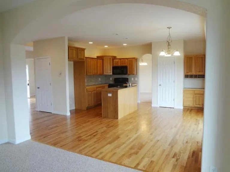 KITCHEN AND BREAKFAST NOOK