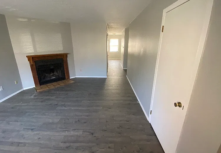 2820 Continental Dr — Photo 2