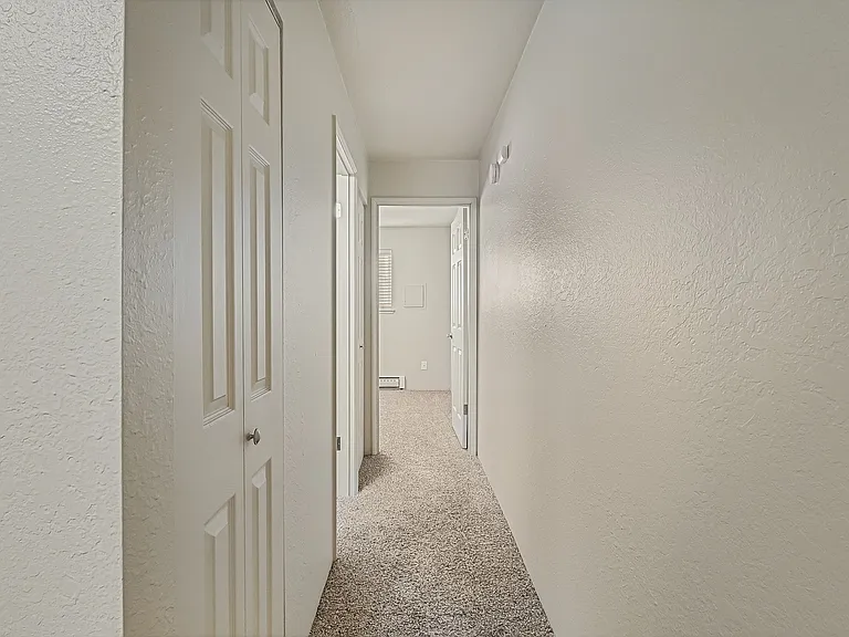 1x1 - Hallway