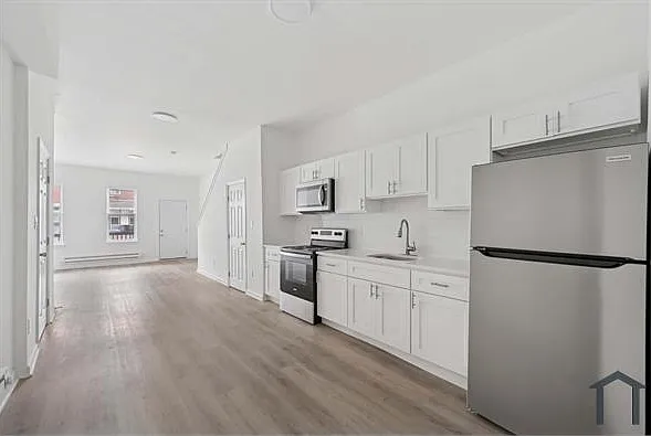 4241 Mantua Ave — Photo 4