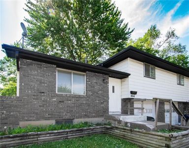 804-806 S Ridgeview Rd, Olathe, KS, 66061