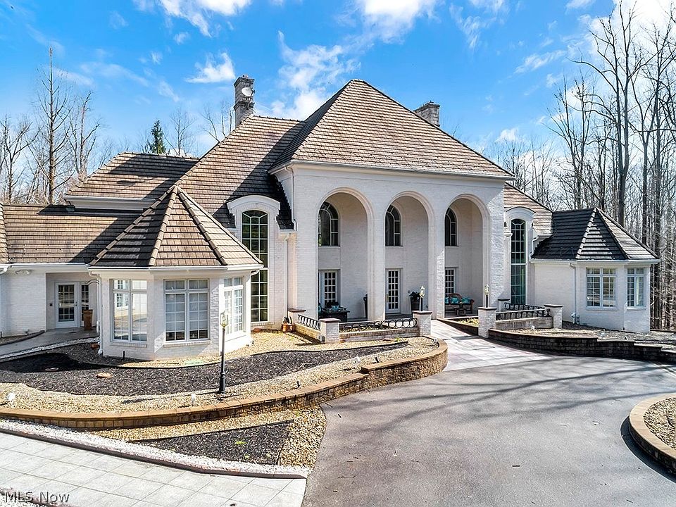 38075 Fairmount Blvd, Hunting Valley, OH 44022 | Zillow