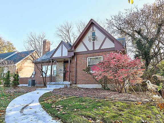 3rd image of 2902 Grand Ave