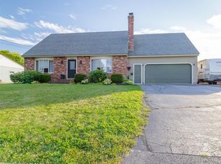 17 Richmond Ave, Lewiston, ME 04240