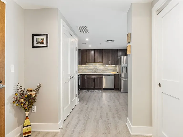 205 Lakeshore Dr #403 — Photo 12