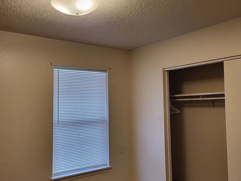203 Perry St — Photo 3