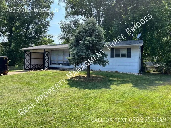 7025 Richwood Ln, Hazelwood, MO 63042