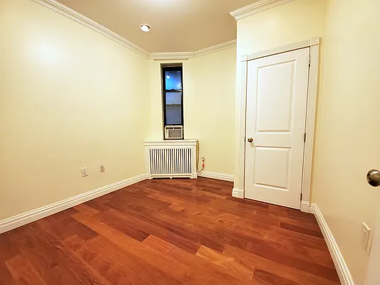 Rented by Warburg | media 4