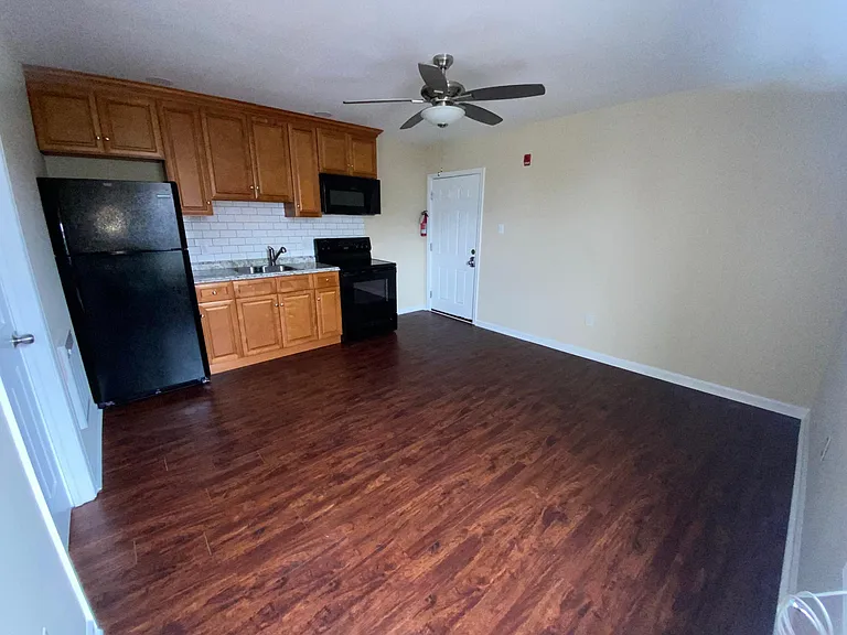 5900 Market St #3R — Photo 2