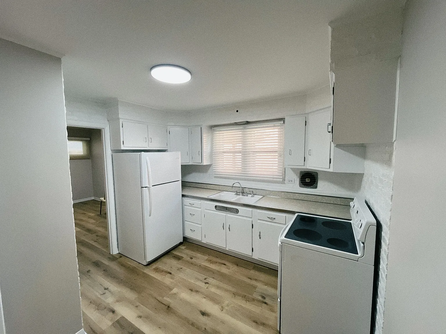 2 bed, 1155 sqft, $3,000 — Photo 4