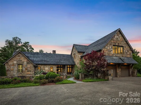 332 Walnut Valley Pkwy, Arden, NC 28704