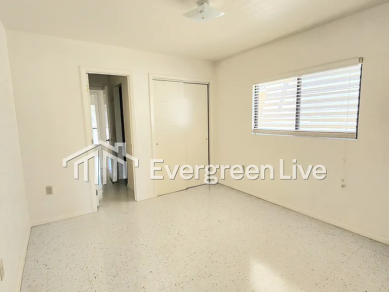 2263 Taos Ct — Photo 17