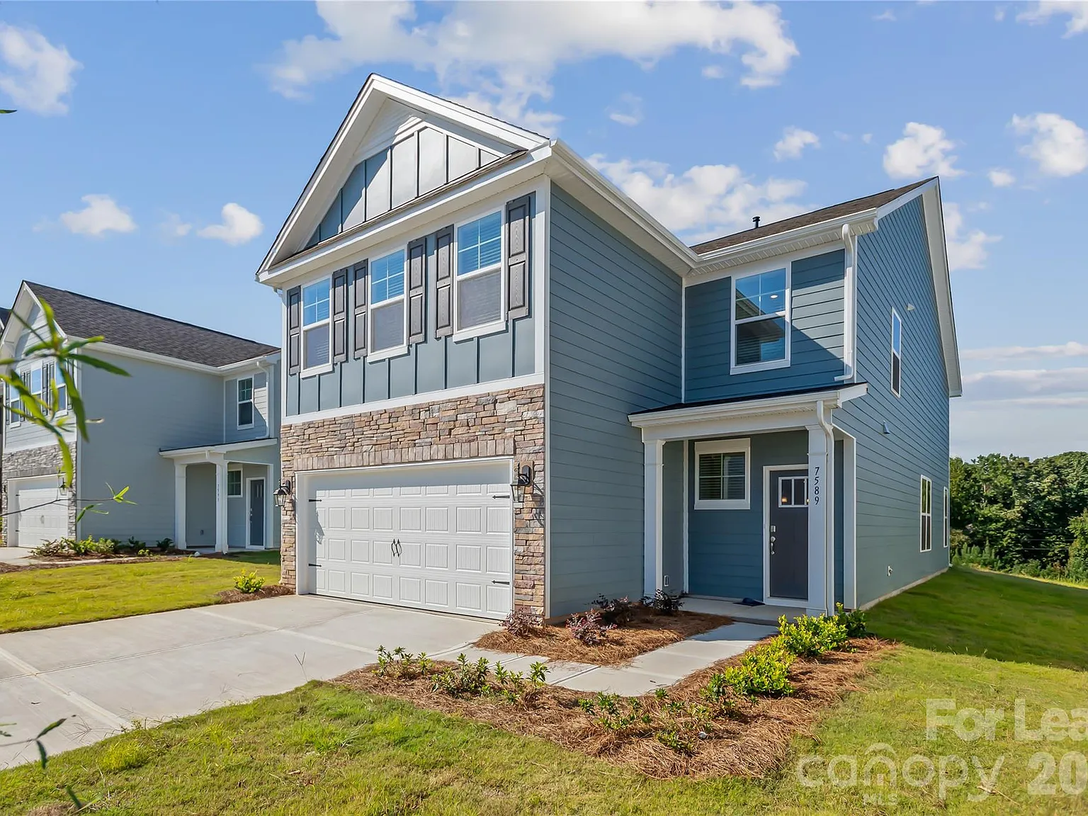 4 bed, 3.0 bath, 2570 sqft, $2,400 — Photo 1
