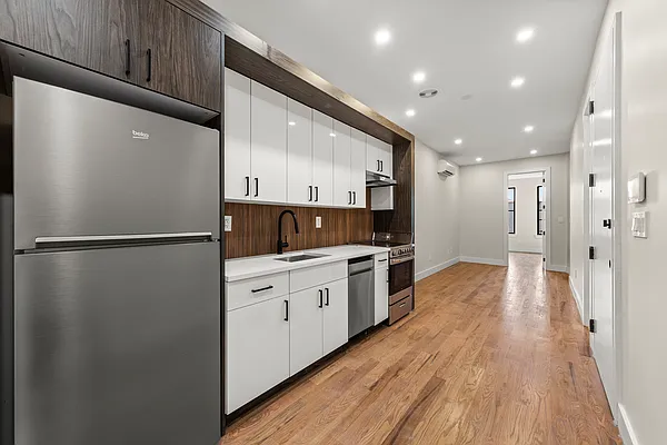 Rented by Friedman Mayer, LREB | media 2