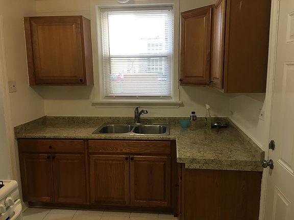 5th image of 2840 W Arthur Ave APT Gw