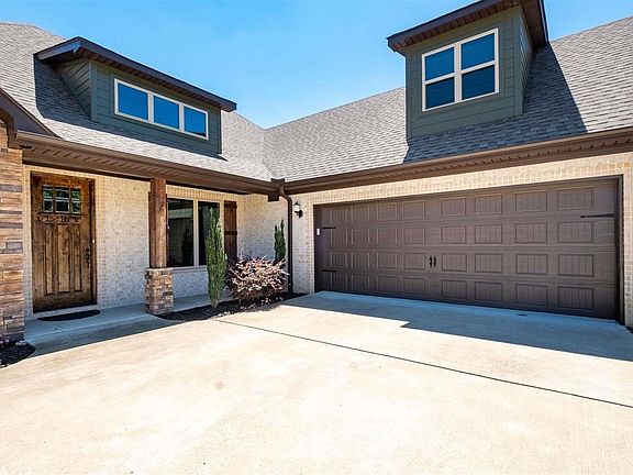 3rd image of 2601 Aberdeen Dr