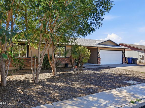 3rd image of 2625 E ISABELLA Avenue