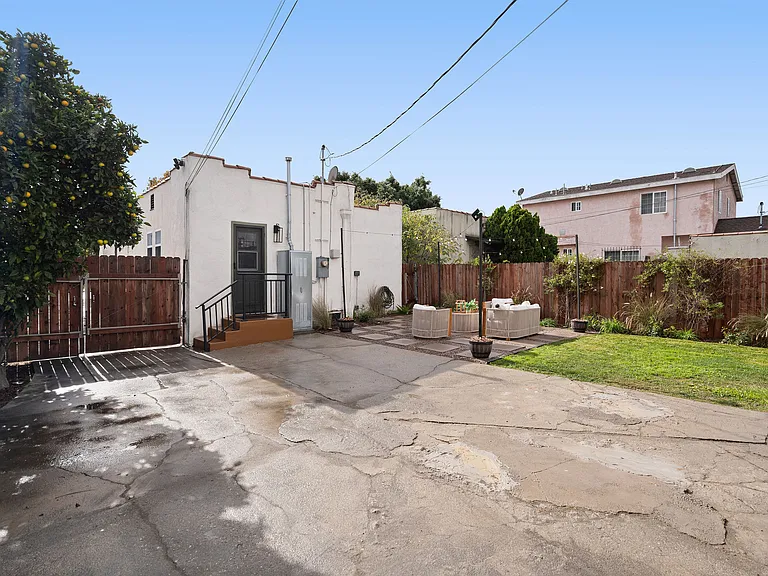 607 W 111th Pl — Photo 31