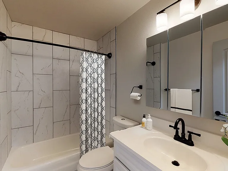 Reserve at Oak Park — Photo 6