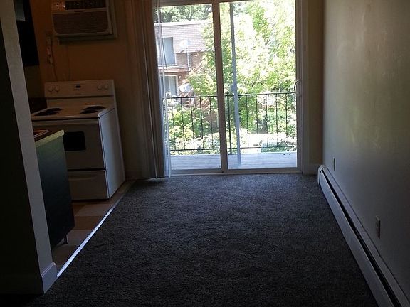 4th image of 2345 Beechmont Ave APT 11