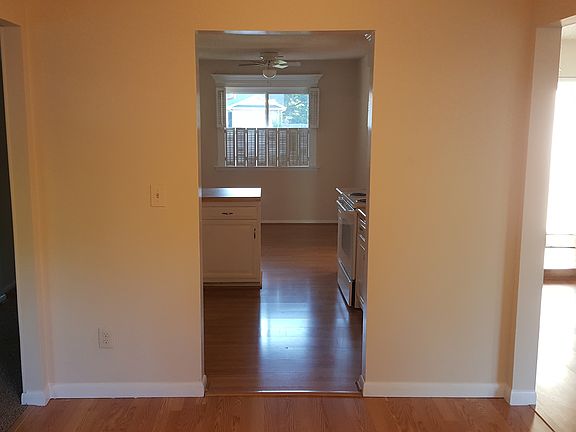 3rd image of 5268 Bagpipers Ln