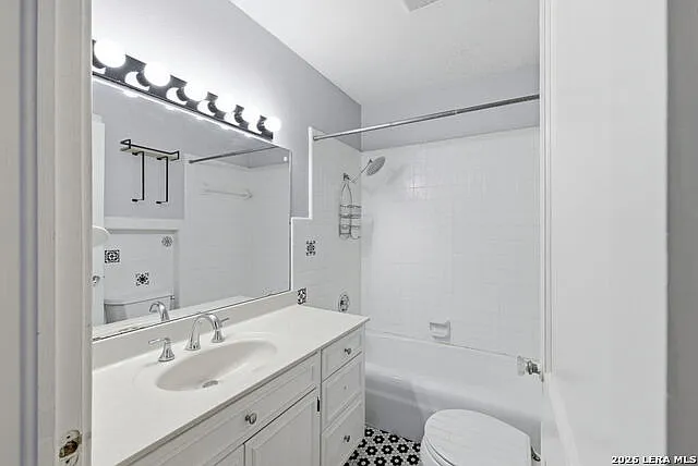 261 E Oakview Pl — Photo 22
