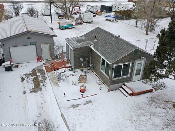 2nd image of 632 1st Ave SW